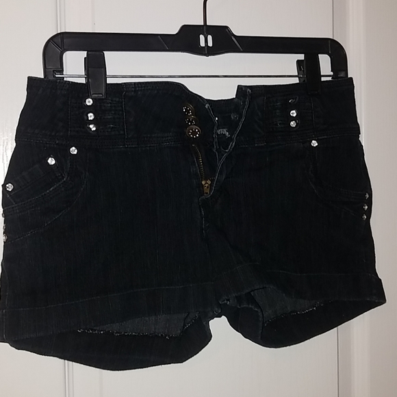 Shorts - Picture 1 of 2